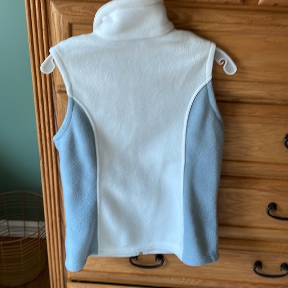 Columbia fleece size small. Vest - Picture 4 of 5